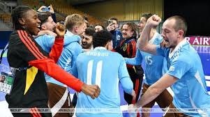 德州扑克锦标赛：解析“泡沫期（Bubble）”最常见的三个毁灭性错误。（德州扑克锦标赛泡沫期：三大常见致命错误解析）