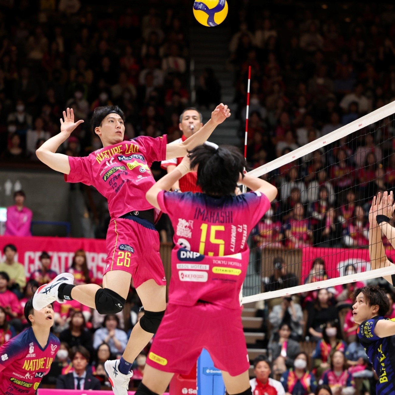 客场大胜 上海久事豪取八连胜