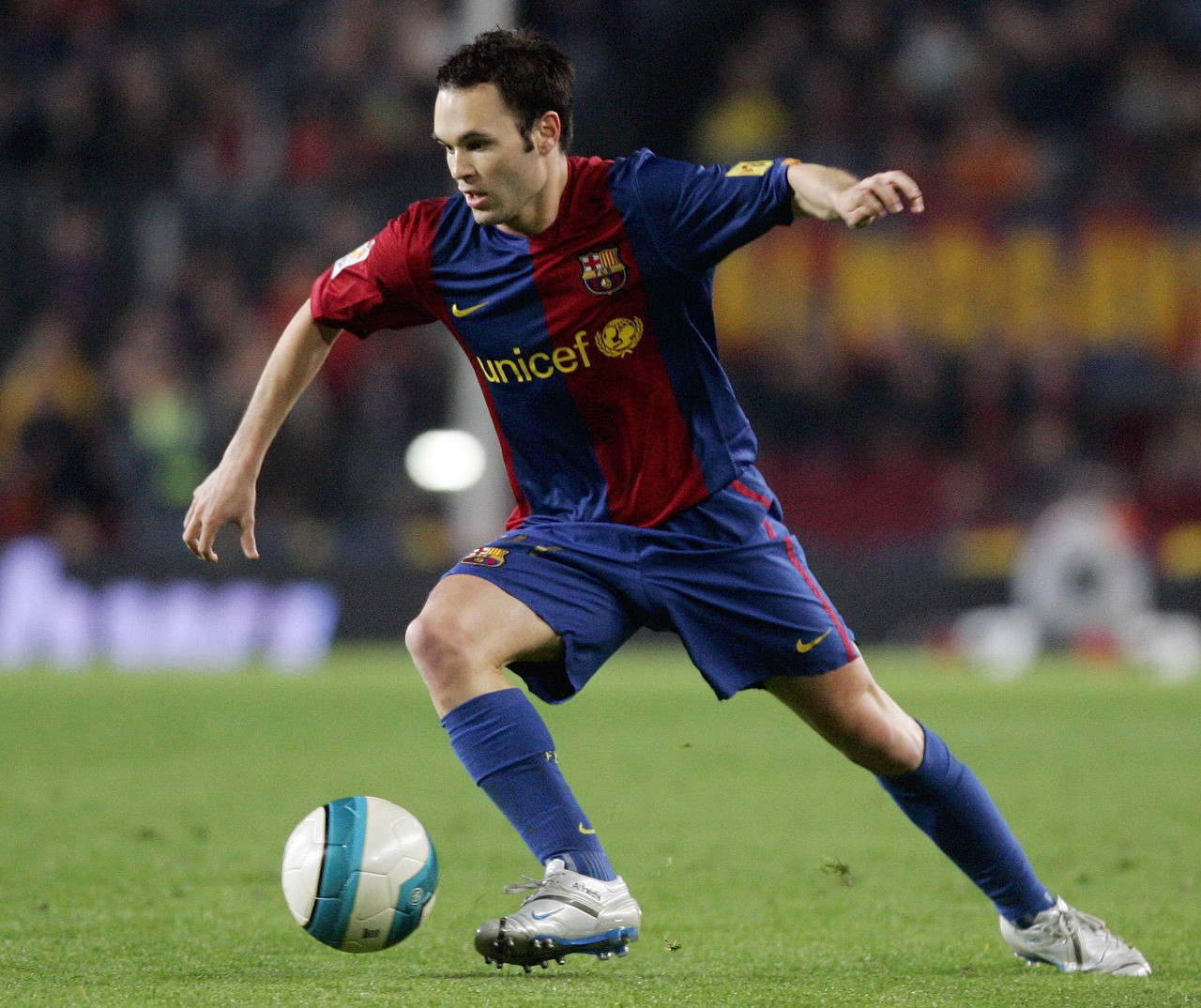 由此也让我 由此也让我